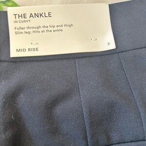 Ann Taylor NWT - Navy Mid Rise Ankle Pants Size 2 Curvy